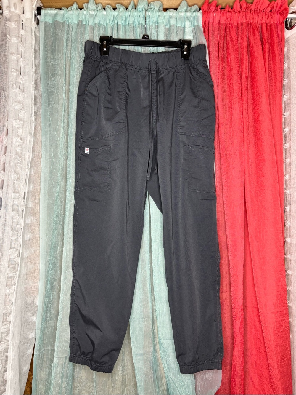 Women’s gray scrub joggers